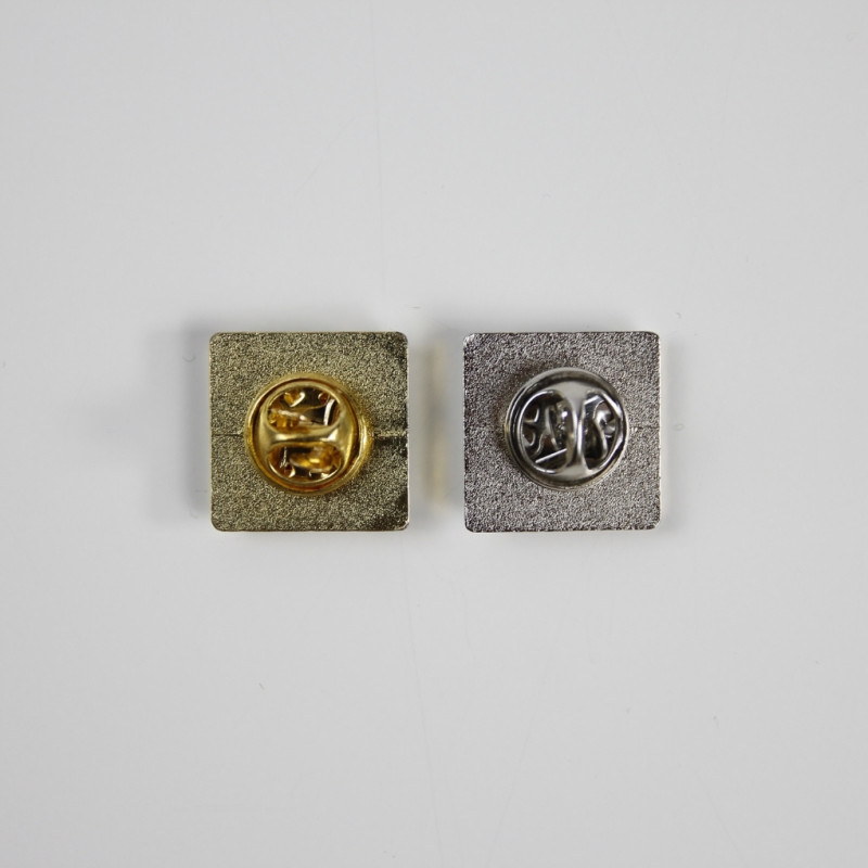 Arrière des pin's carré argent et or - 18mm - personnalisable en ligne