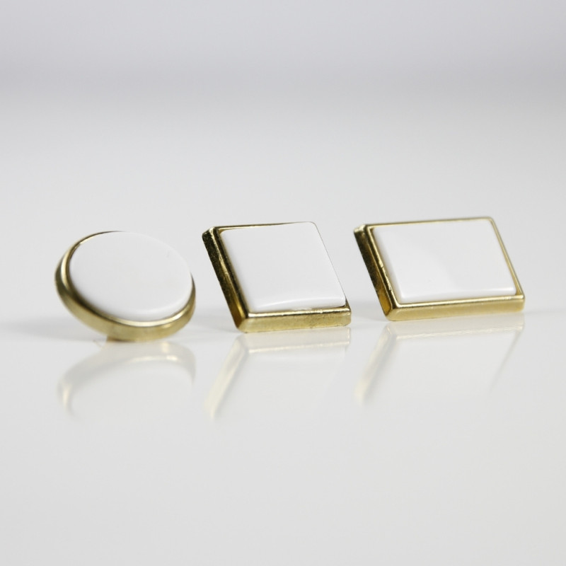 3 modèles de pin's rectangulaire Argent - 24x18mm - personnalisable en ligne