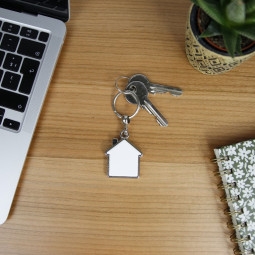 Porte-clé HOME personnalisé en France dans notre atelier