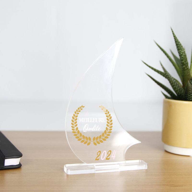 Trophée en plexiglas VOILE - personnalisable
